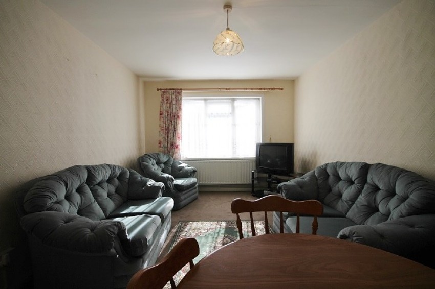 Images for Springwell Road, Hounslow, Middlesex EAID:2640919782 BID:FLL