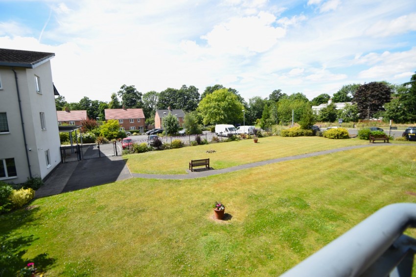 Images for Forest Close, Wexham, Berkshire EAID:2640919782 BID:SLO