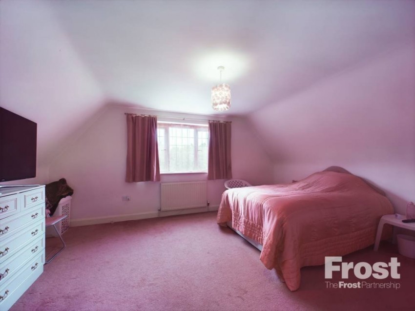 Images for Chertsey Lane, 73 Chertsey Lane, Staines-Upon-Thames, Middlesex EAID:2640919782 BID:STA