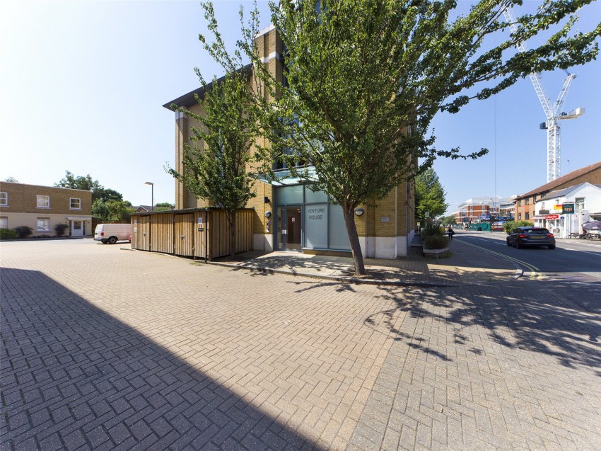 Images for London Road, 42 London Road, Staines-Upon-Thames, Surrey EAID:2640919782 BID:STL