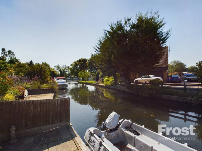 Images for Wraysbury, Berkshire EAID:2640919782 BID:WRA