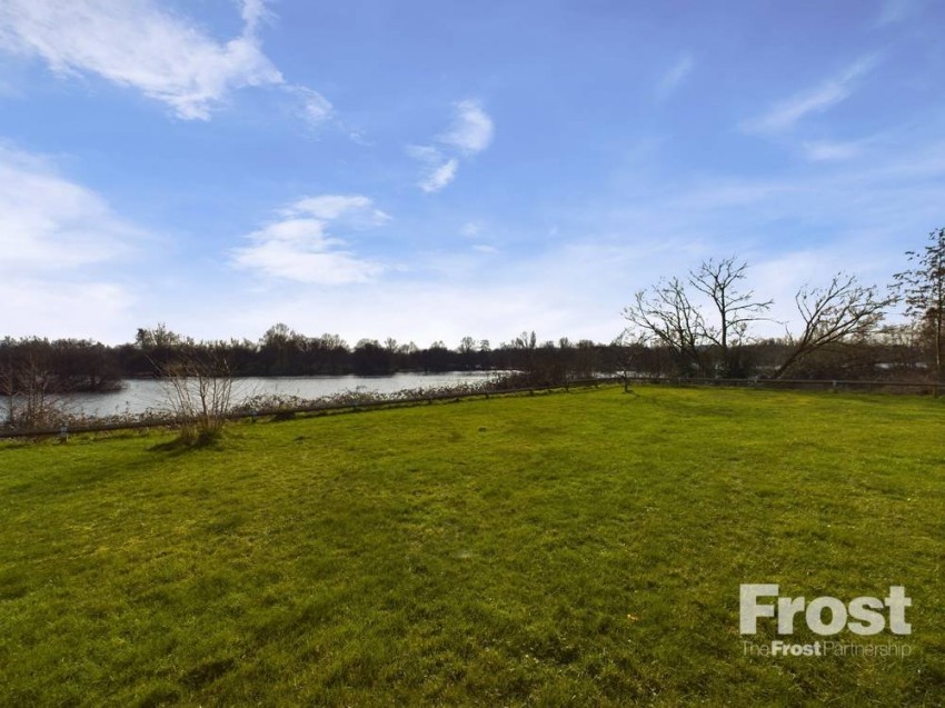 Images for Wraysbury, Staines-upon-Thames, Berkshire EAID:2640919782 BID:WRA